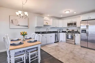 Image de Bright & Airy Condo - Walk to Ortley Beach!