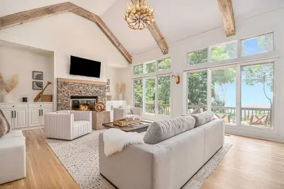Image de Big Canoe Mountain Home with Spectacular Mountain Views - Game room!