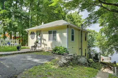 Image de Charming Danbury Cottage w/ Lake Kenosia Access!