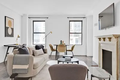 Image de Superb Midtown 2br w\/ Elevator & Doorman, walk to shopping, by Blueground