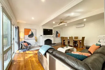 Image de Capelink Atop Prestigious Oliver's Hill: Longer Stay Welcome