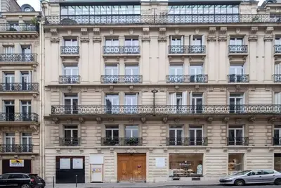 Image de A 250m2 Champs Elysees abode for an extra glamorous stay in the city of lights
