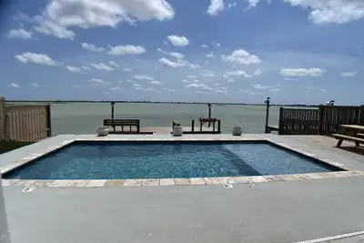 Image de Blue Haven - Waterfront Home Heated Pool & Private Fishing Pier