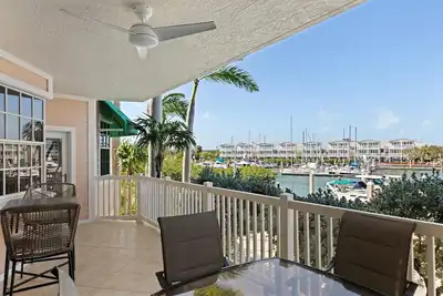 Image de Hidden Paradise-2bed 2bath condo w/ ocean views, dock space, pool