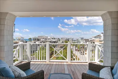 Image de Book Now for Summer Stays! Gulf Views! Private Pool! 2 Blocks from the Beach! Golf Cart!