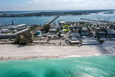Image de Villas By The Sea #2, Anna Maria Island Condo, one block from beach, heated pool