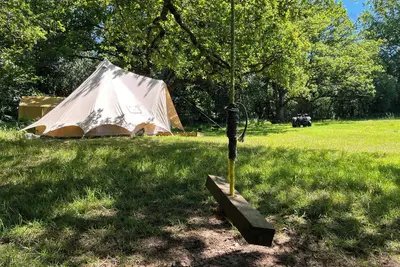 Image de Oaktree Nook Camp\nSecluded camping in 13 acres of magical meadow and woodland.