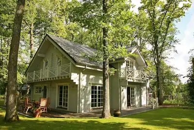 Image de Chalet confortable avec sauna à Bomal-sur-Ourthe