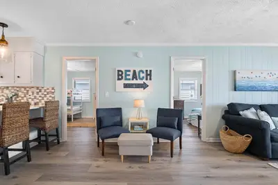 Image de No Worries Sunset Beach-Coastal Bungalow, Walk to the beach