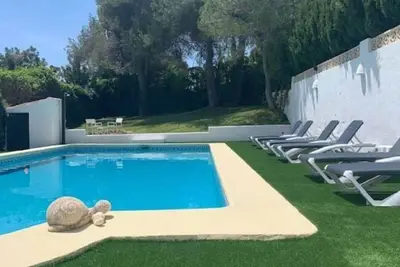 Image de Villa espagnole près de la plage avec piscine