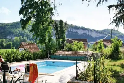 Image de Maison de vacances confortable avec piscine