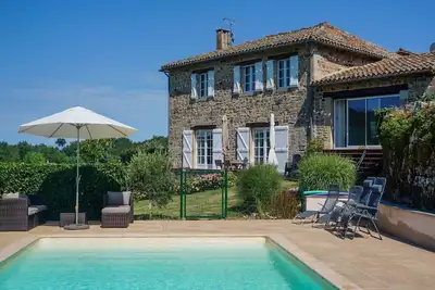 Image de Maison Ă Saint-Beauzile avec Piscine