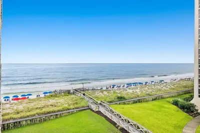 Image de Recently Remodeled! Beautiful Ocean View! 2 Free Beach chairs and umbrella!