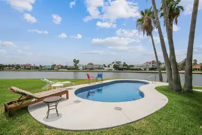 Image de Prager Bay View | Private Pool, Canal Views!