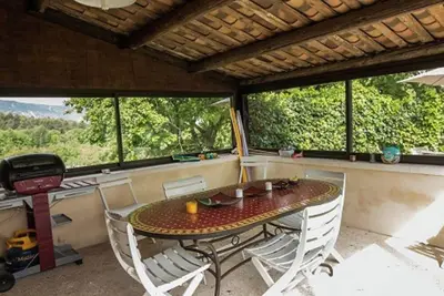 Image de Gîte confortable à Oppede, France