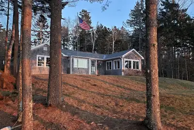 Image de Cozy 2-Bedroom Oceanfront Home