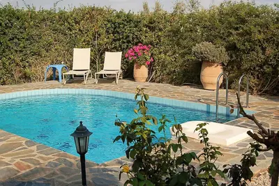 Image de Villa en Crète avec Piscine et Vue Mer