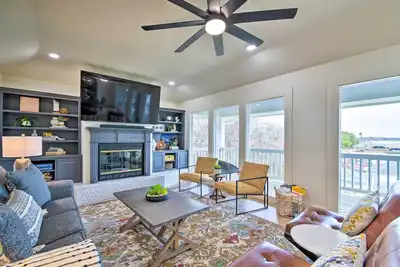 Image de ‘Lake Dayz’ Granbury Retreat w/ Private Dock!