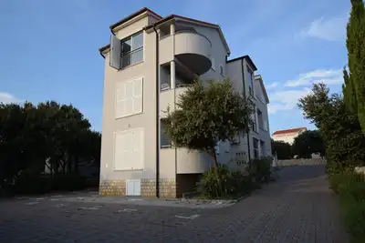 Image de Appartement spacieux à Mandre avec terrasse