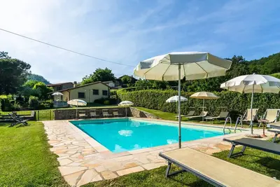 Image de Spectaculaire maison de vacances à Dicomano avec piscine