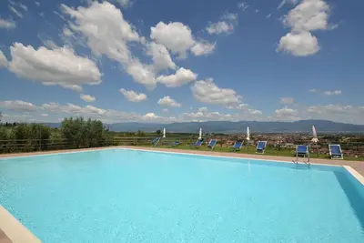 Image de Demeure de ferme avec piscine et charme toscan