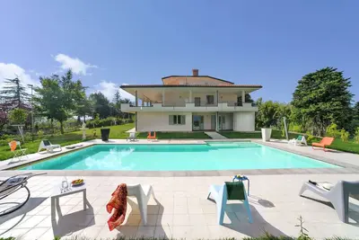 Image de Appartement de charme Ă Tavullia avec piscine