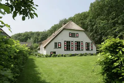 Image de Ferme paisible à Doorn près de la forêt