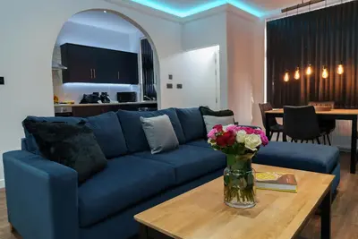 Image de Maison-Supérieure-Salle de bain et douche-Vue sur Rue-2 Bedroom House