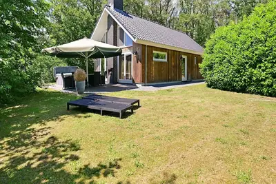Image de Chalet Ă Reutum avec Sauna et Nature
