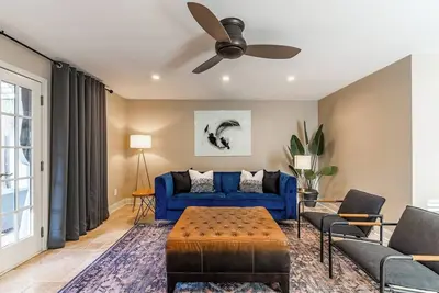 Image de Gorgeous 3 Bed Ward Pkwy Home 25