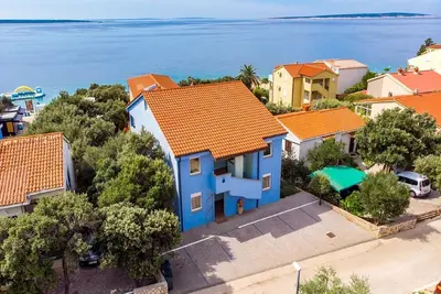 Image de Appartement accueillant à Mandre avec terrasse