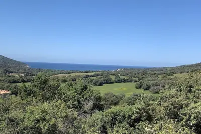 Image de Villa avec piscine, entre oliviers et mer - vue fantastique!