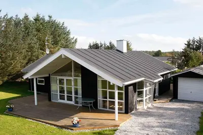 Image de Maison de vacances pour 8 a Hjørring-By Traum