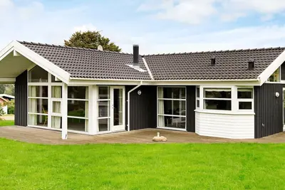 Image de Maison de vacances pour 6 a Hejls-By Traum