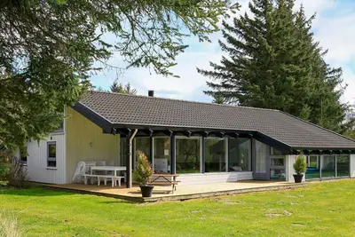 Image de Maison de vacances pour 10 a Bindslev-By Traum