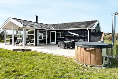 Image de Maison de vacances pour 6 a Hjørring-By Traum