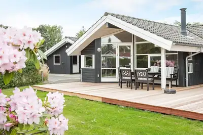 Image de Maison de vacances pour 8 a Væggerløse-By Traum