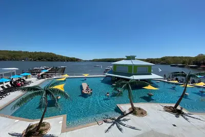 Image de Unique Vacation with Amazing Lake Views Coconuts Rv Resort