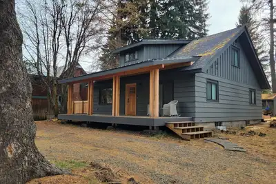 Image de Remodeled historical cottage in the heart of downtown McCall Idaho.