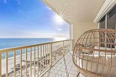 Image de Winter Openings - Beachfront Condo @ The Beach Club - 4 Pools, Spa, Courts, Gym!