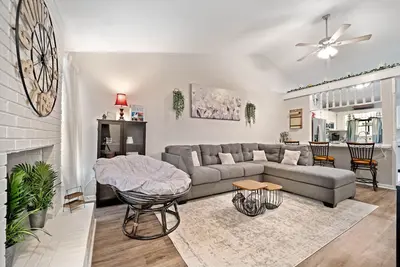 Image de Suite Francis - Minutes from Camp LeJeune and the Beach!
