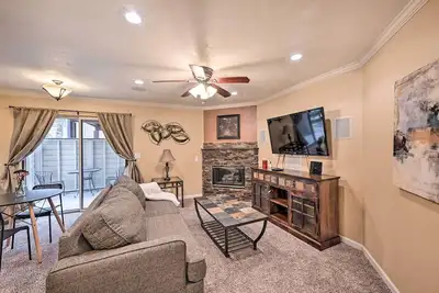 Image de Condo w/ Patio & Pool Access in Greenwood Village!