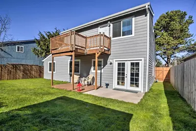 Image de Charming Newport Home - Walk to Beach Trailhead!