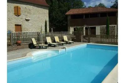 Image de Maison en  pierre apparente intérieur, extérieur avec piscine et grand espace de 10 000 m2Maison de caractère