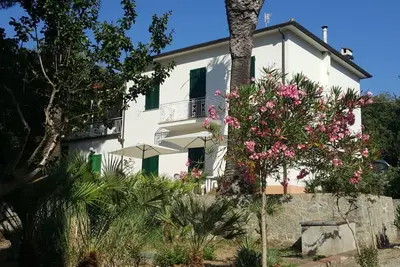 Image de Three-room apartment on the first floor, 5 minutes walk from the beautiful beach of Procchio.