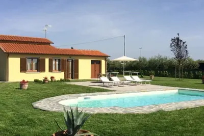 Image de Small villa for 6 guests, pool and nice veranda