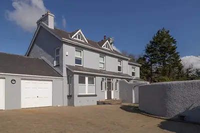 Image de A 5 bedroomed house located in a rural setting just minutes from Castletown, Isle of Man.