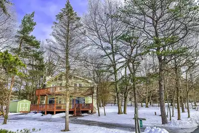 Image de Kozy Chalet–Mountain Escape w/Game Rm+Lake Access