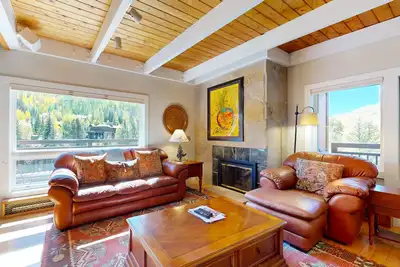 Image de Ski-in/out hotel-condo with amazing mountain views, pool, hot tub, & balconies