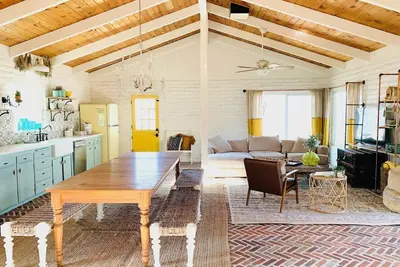 Image de Yellow-Fish boutique house near Yosemite National Park & Bass Lake